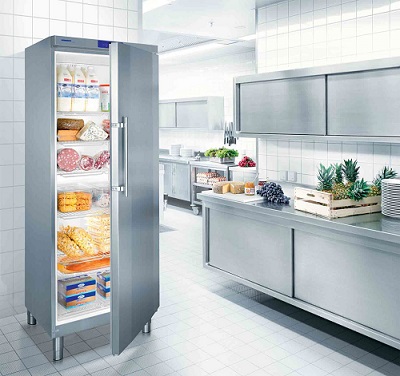 Холодильный шкаф для ресторана или кафе